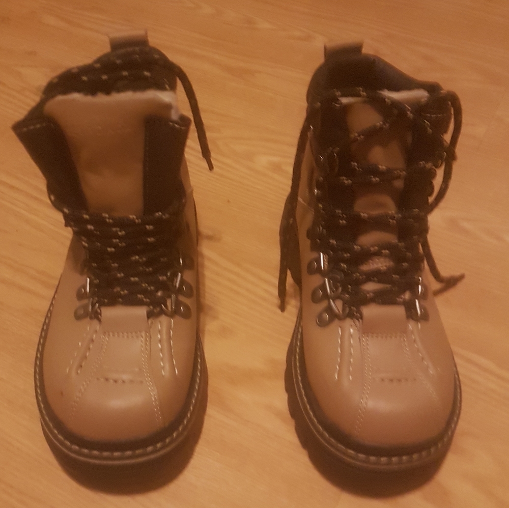 👢 Nevada "Maggie" Brown Leather Ankle-High Hiking Boots - Picture 2 of 8